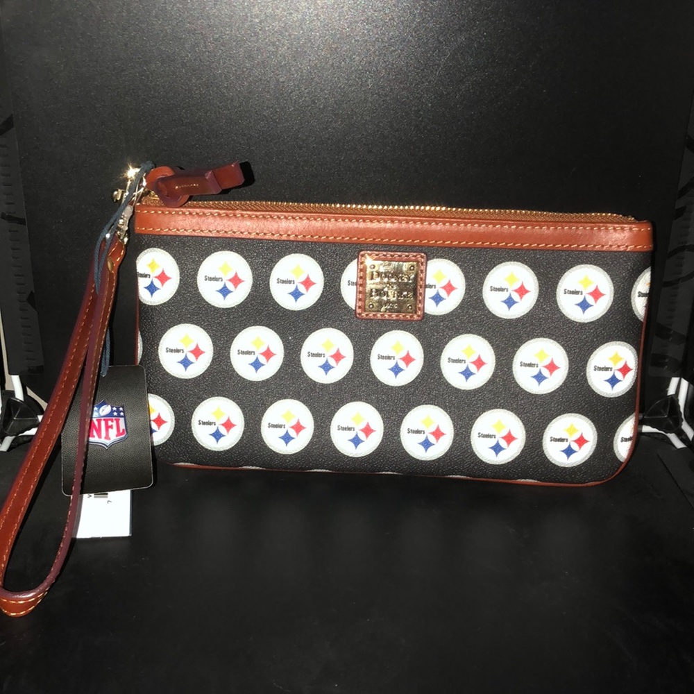 Dooney and Bourke wristlet